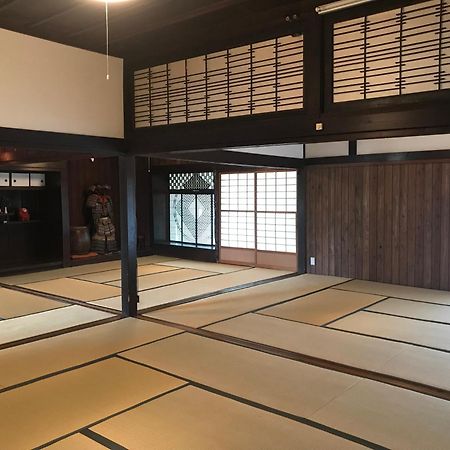 Отель Mt Fuji Historical Oshi House Hitsuki Фудзиёсида Экстерьер фото