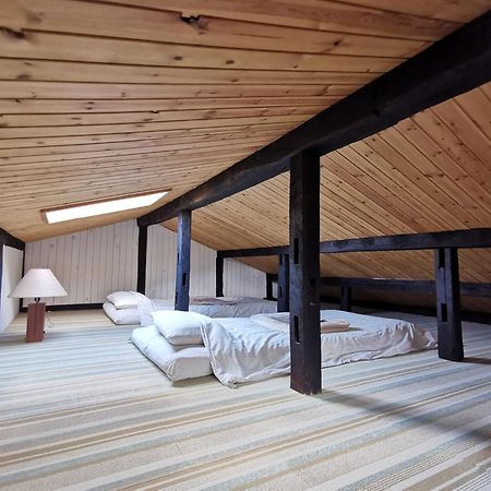 Отель Mt Fuji Historical Oshi House Hitsuki Фудзиёсида Экстерьер фото