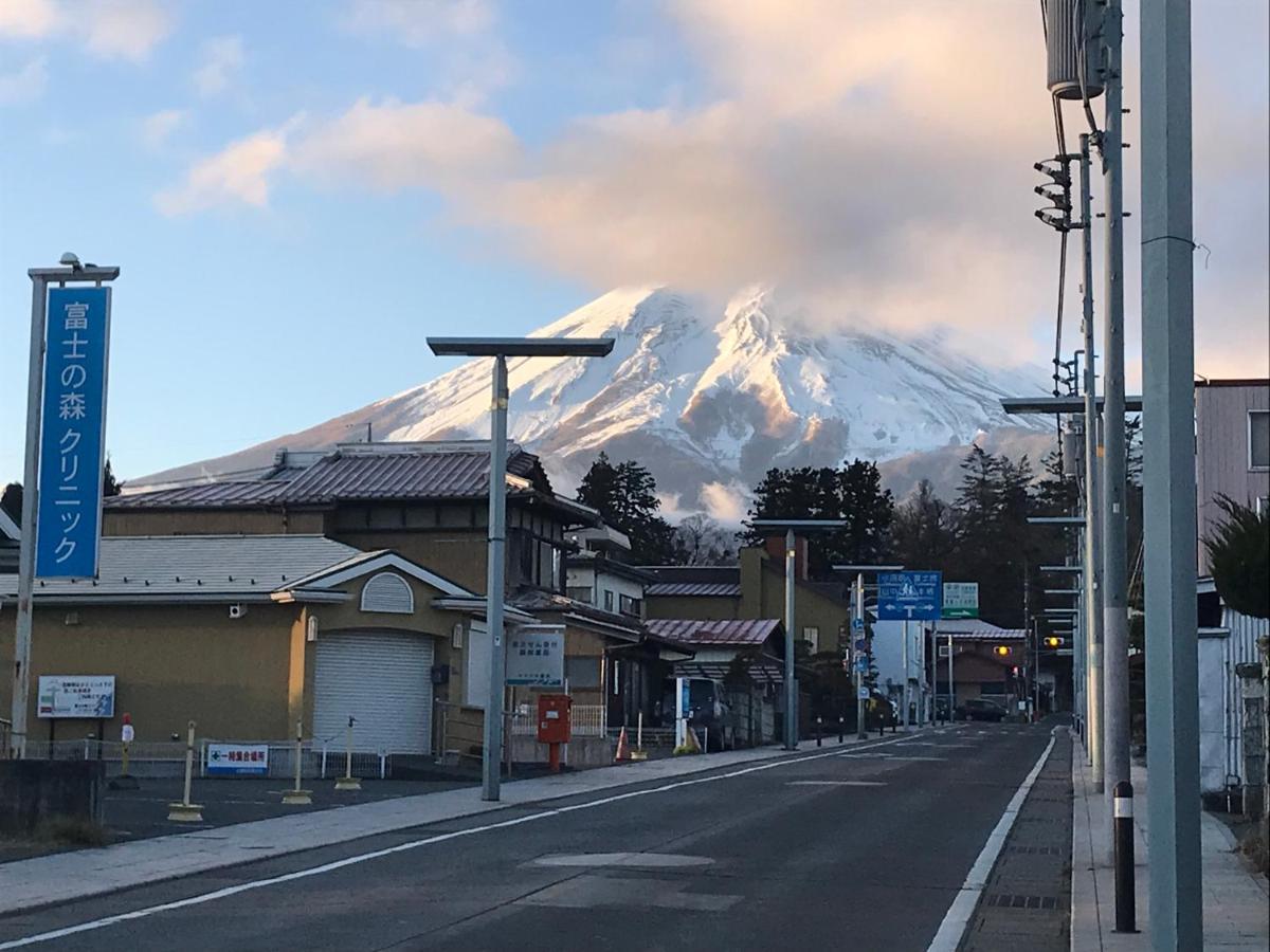 Отель Mt Fuji Historical Oshi House Hitsuki Фудзиёсида Экстерьер фото