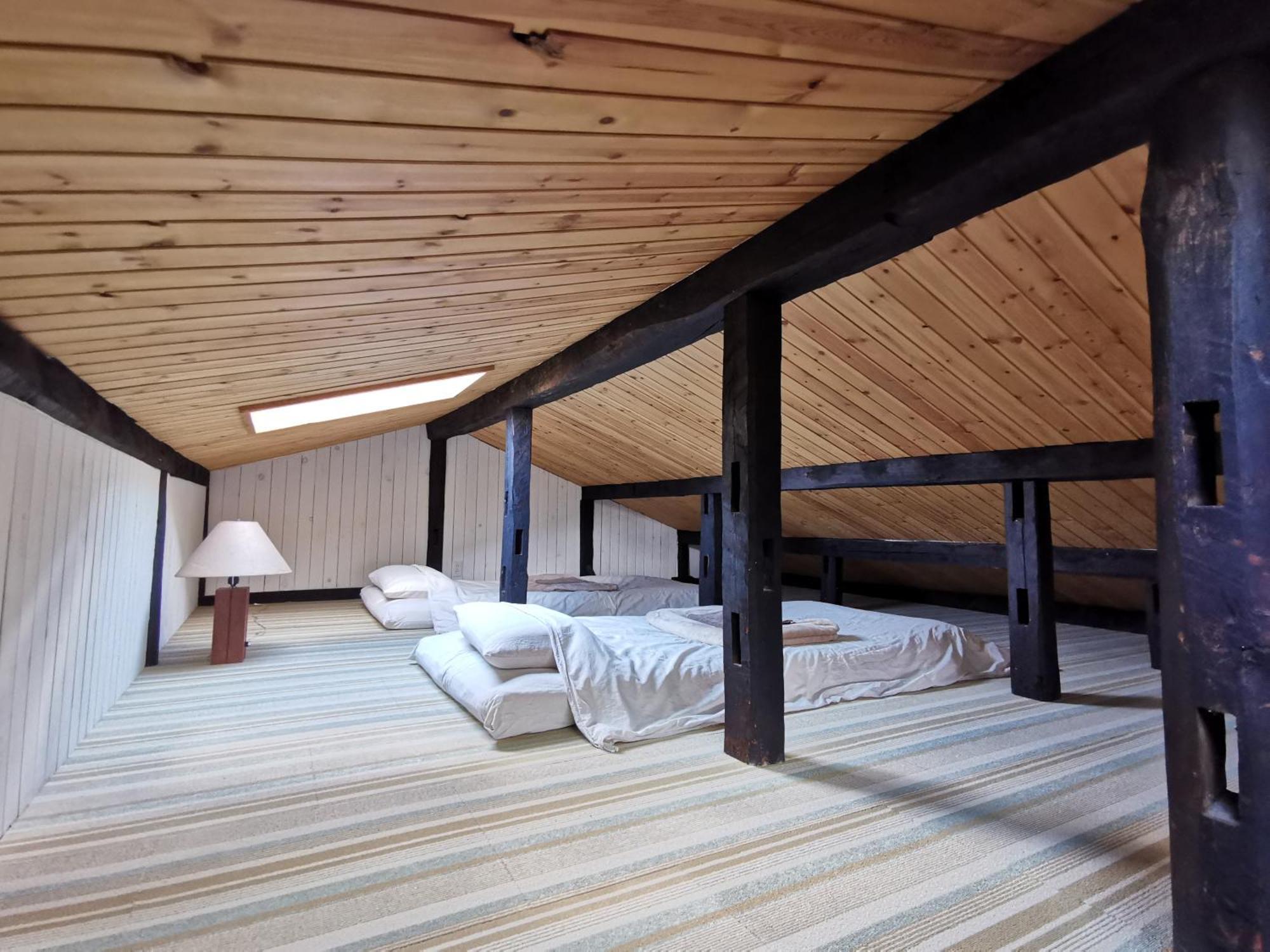 Отель Mt Fuji Historical Oshi House Hitsuki Фудзиёсида Экстерьер фото
